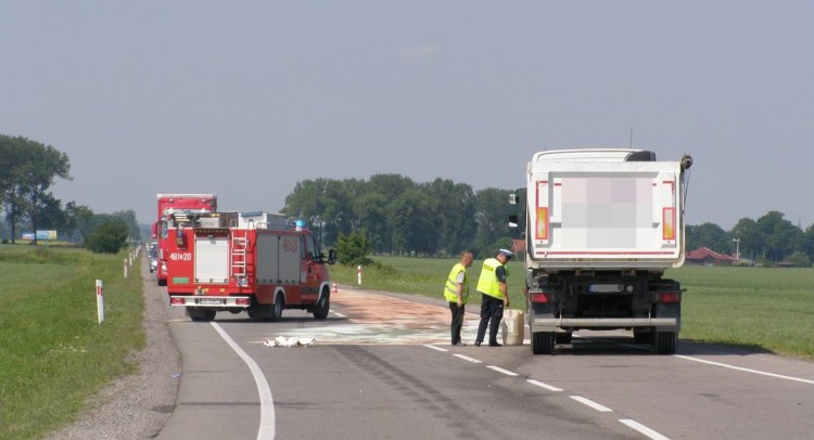 Wypadek ciężarówki i osobówki na DK22 w Gnojewie. Jedna osoba ranna.&#8230;
