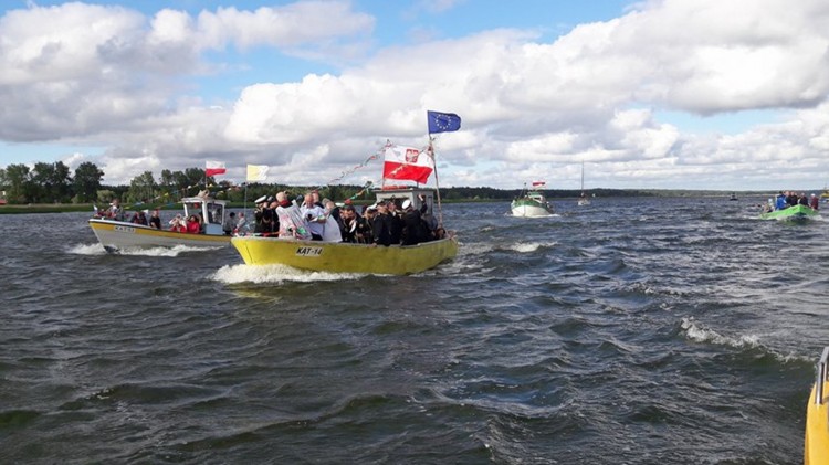 Dni Rybaka w Kątach Rybackich – poświęcenie łodzi i rejs po Zalewie&#8230;