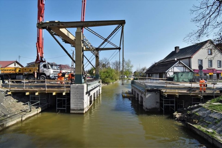 I etap wylewki betonu na moście w Nowym Dworze Gdańskim