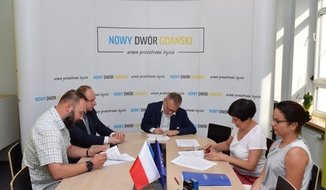 Umowa na utrzymanie terenów zielonych w Gminie Nowy Dwór Gdański podpisana.