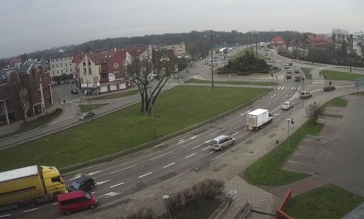 Kolizja drogowa z udziałem ciężarówki na Alei Rodła w Malborku.
